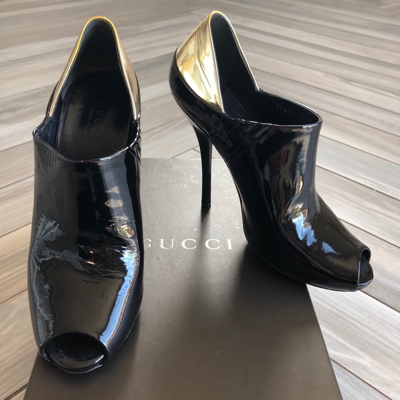 GUCCI Black Gold Patent Leather Peep Toe Booties 6 - Picture 2 of 8
